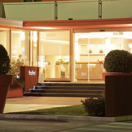Hotel Cluentum Tolentino Bagian luar foto