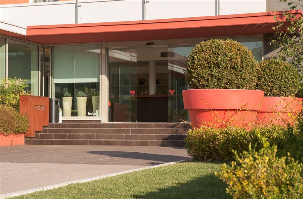 Hotel Cluentum Tolentino Bagian luar foto