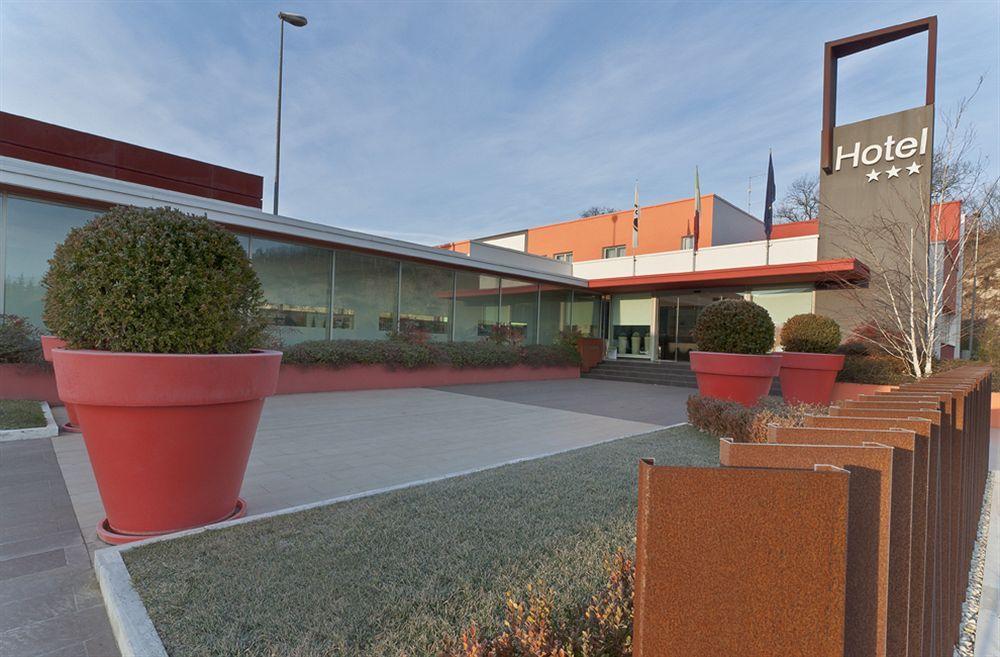 Hotel Cluentum Tolentino Bagian luar foto