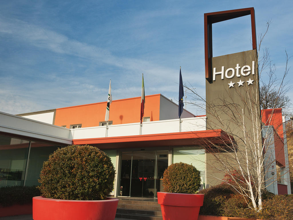 Hotel Cluentum Tolentino Bagian luar foto