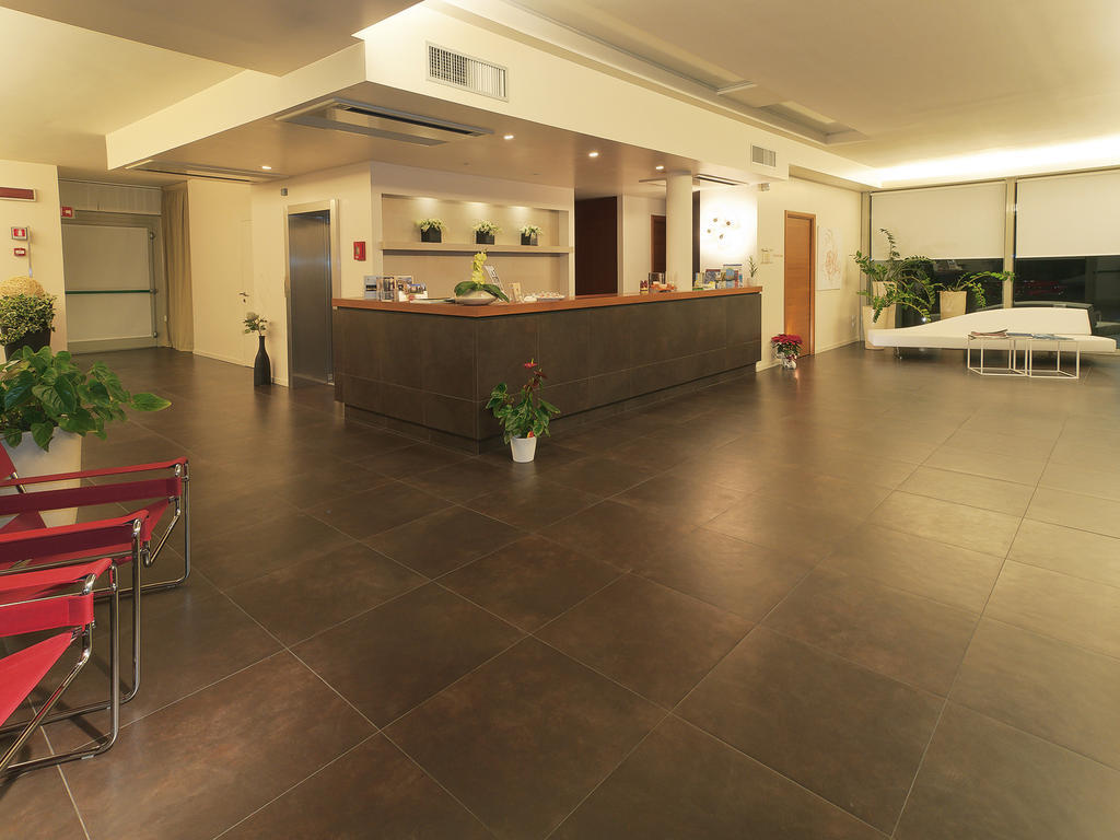 Hotel Cluentum Tolentino Bagian luar foto