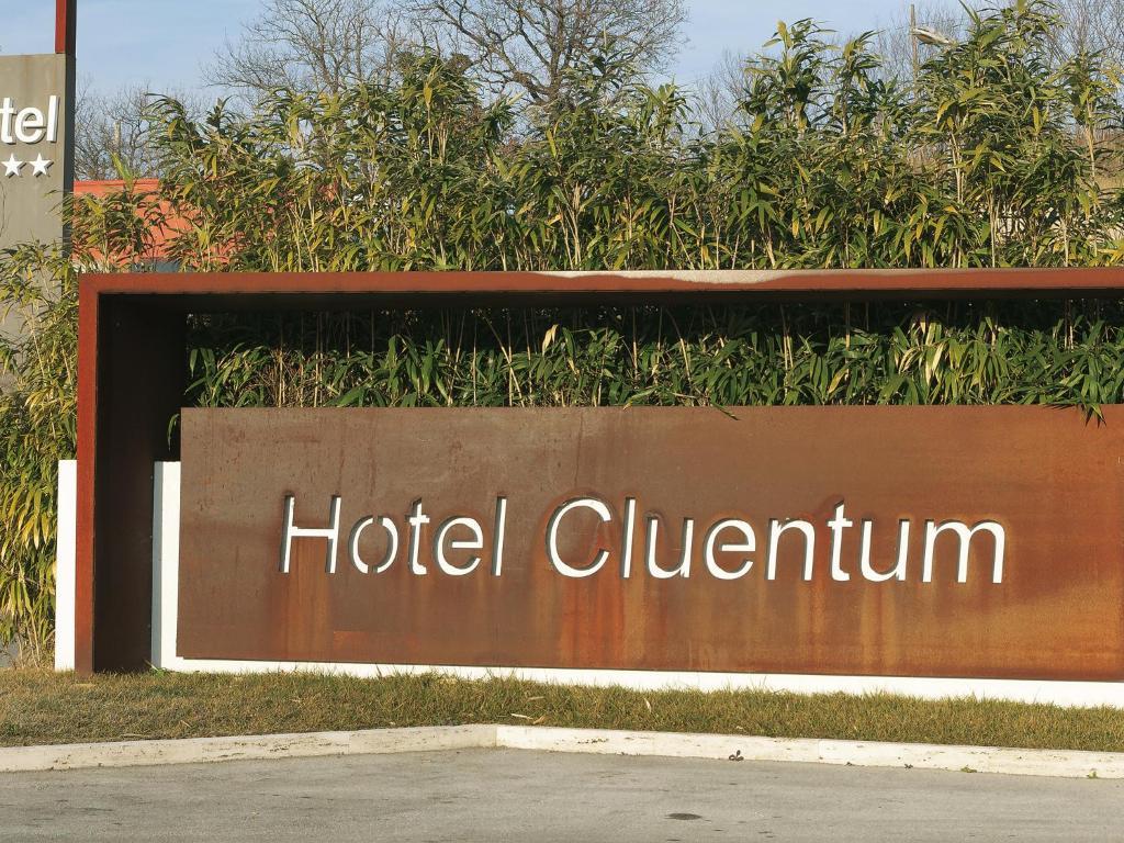 Hotel Cluentum Tolentino Bagian luar foto
