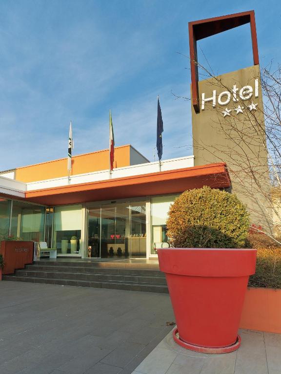 Hotel Cluentum Tolentino Bagian luar foto