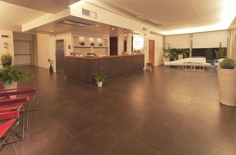 Hotel Cluentum Tolentino Bagian luar foto